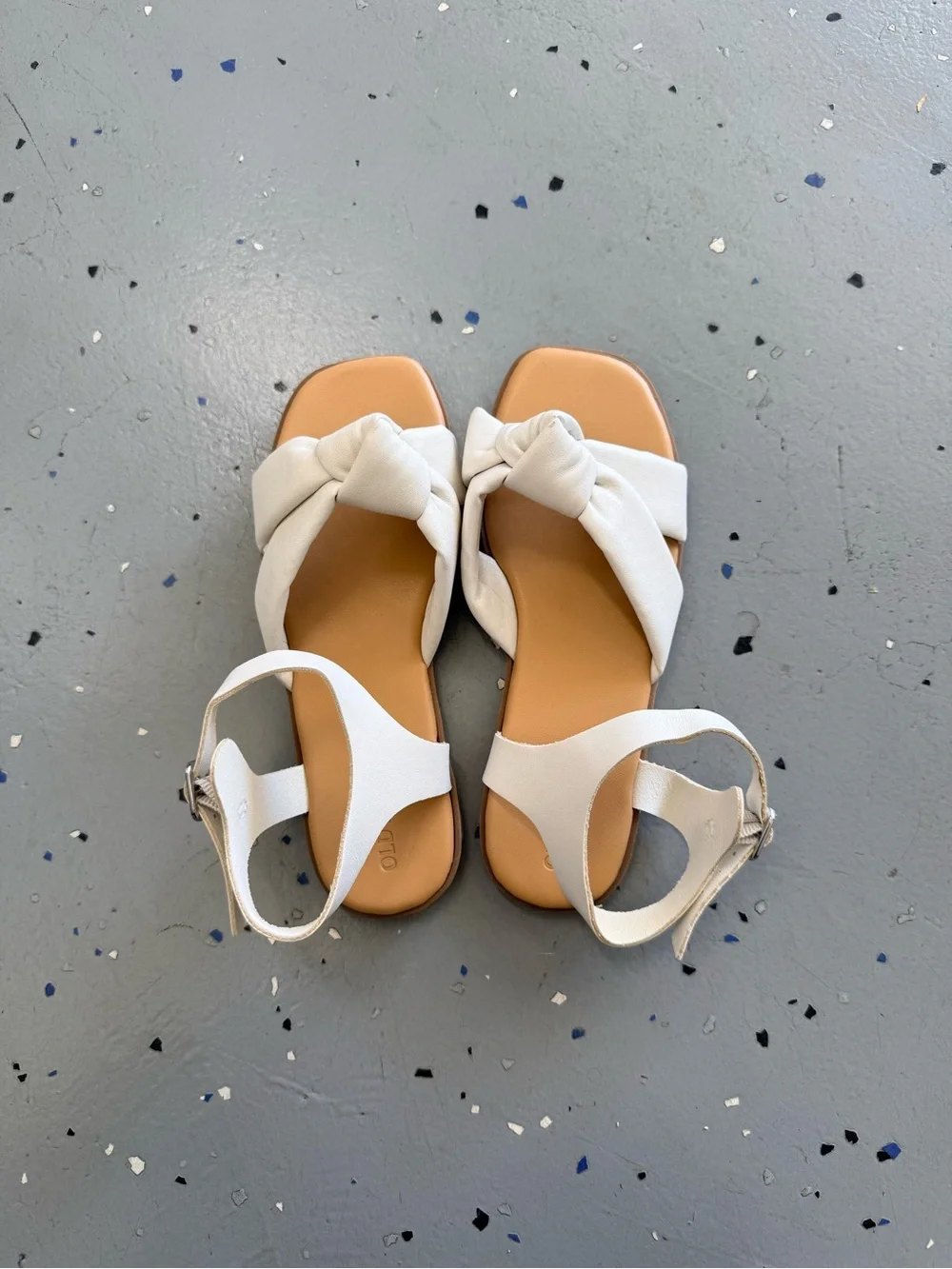 White old navy girls sandals size 2